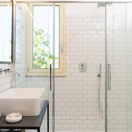 Leopoldo 4* Cagliari